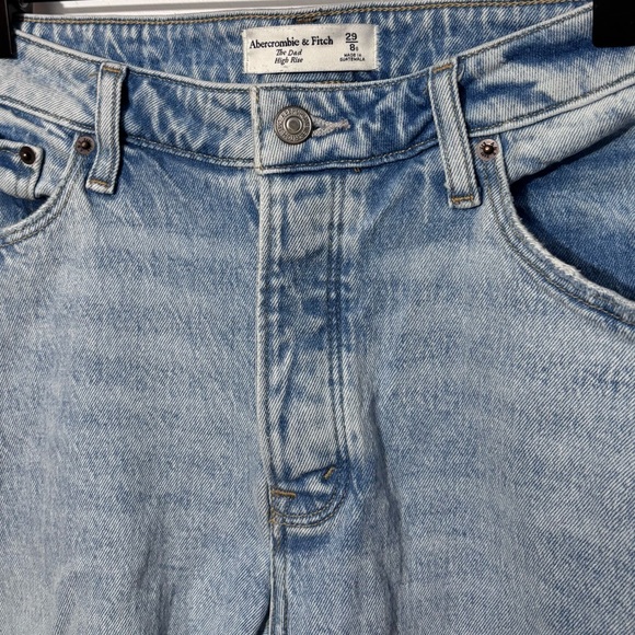 A&F The Dad high rise distressed jeans - Picture 2 of 6